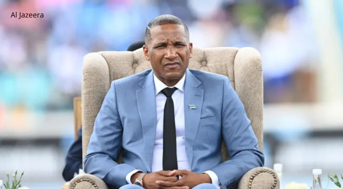 Botswana: Le président promet de régulariser les “sans papiers” zimbabwéens