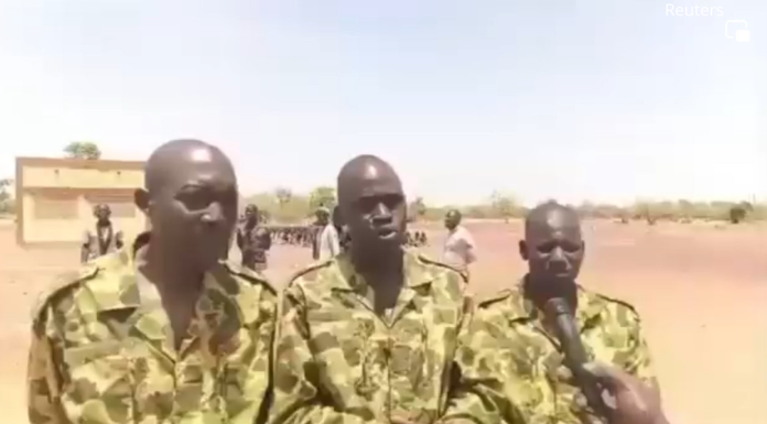 Burkina Faso: 3 journalistes dans l’armée, RSF réagit
