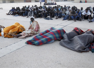 Libye: 21 corps de migrants découverts dans une fosse commune